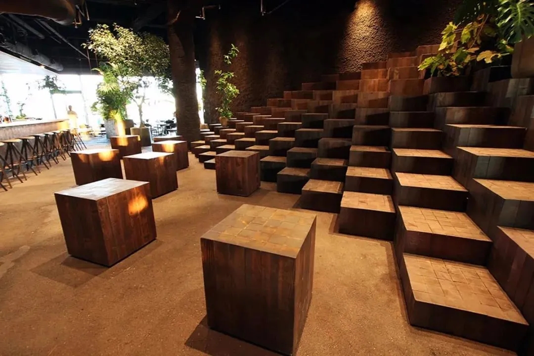 广东这个日本餐饮空间设计，带你来到热带丛林